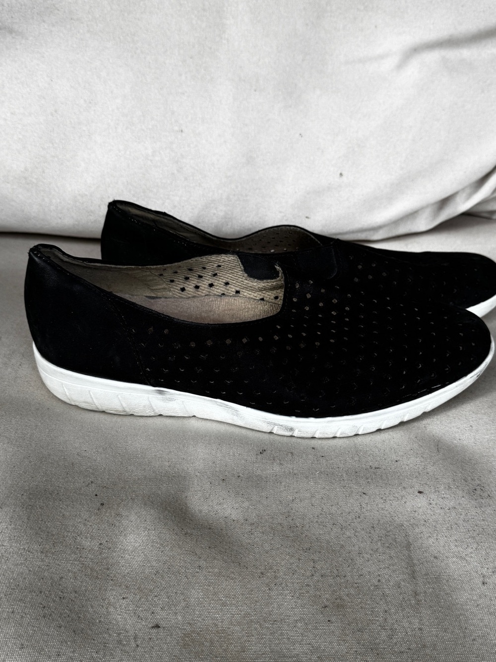 Jambu JBU Womens Black Perforated Suede Slip On Sneaker Flat Comfort Shoes